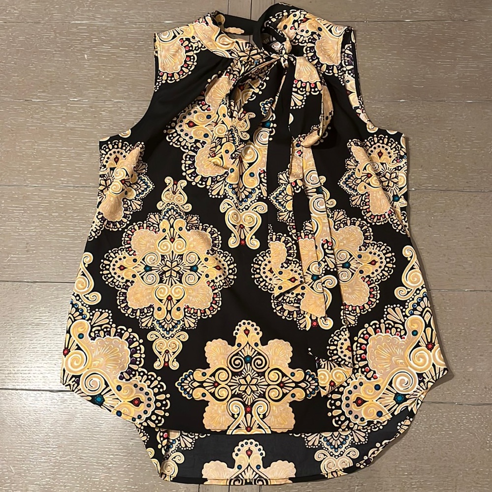 New York & Company Sleeveless Tie Front Blouse
